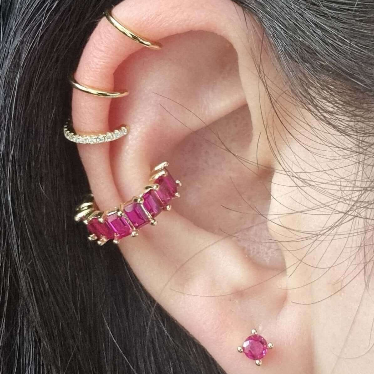 No piercing ear cuff magenta and gold on ear