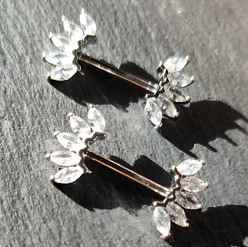 Elegant crown silver nipple bars with clear zirconia stones – 14 gauge surgical steel
