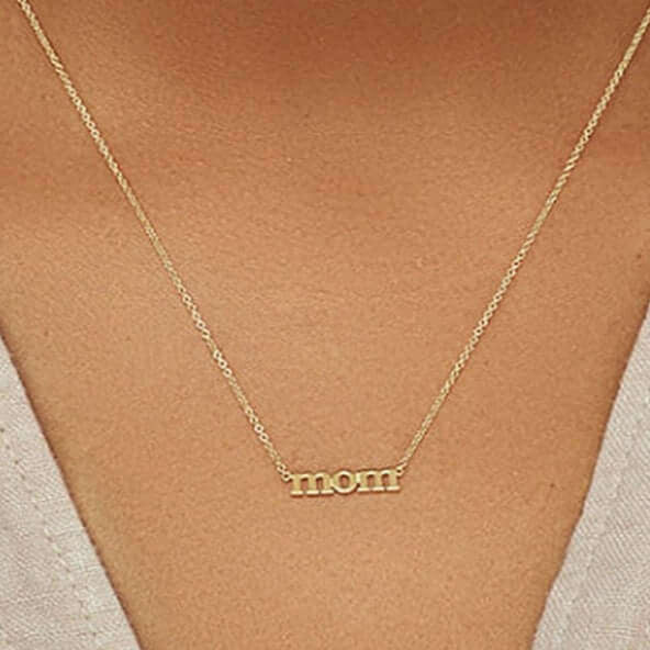 18K gold-plated 925 sterling silver necklace featuring a stylish 'Mom' pendant design